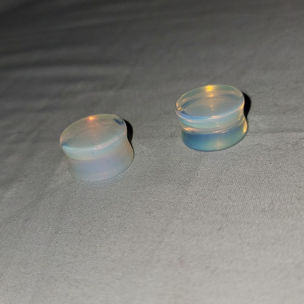 ½ plugs  - Picture 2 of 3